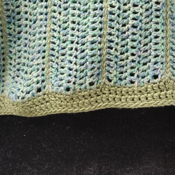 Hand Made Oversized Crop Top - Picture 6 of 6